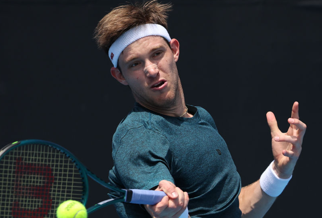 爱游戏在线-温网完胜戴维斯杯，西西帕斯统治全场