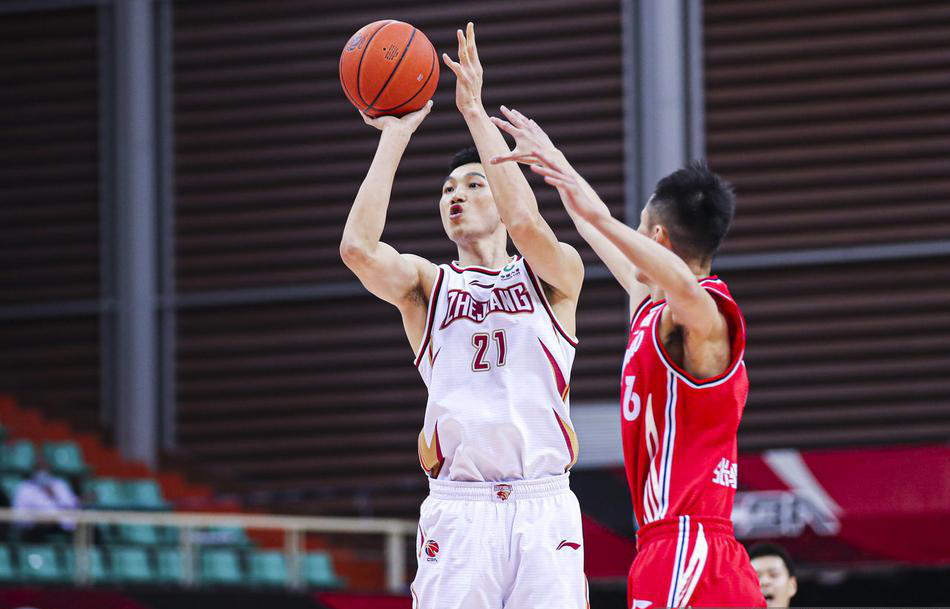 爱游戏APP-江苏队鏖战青岛队,赵继伟刷新纪录