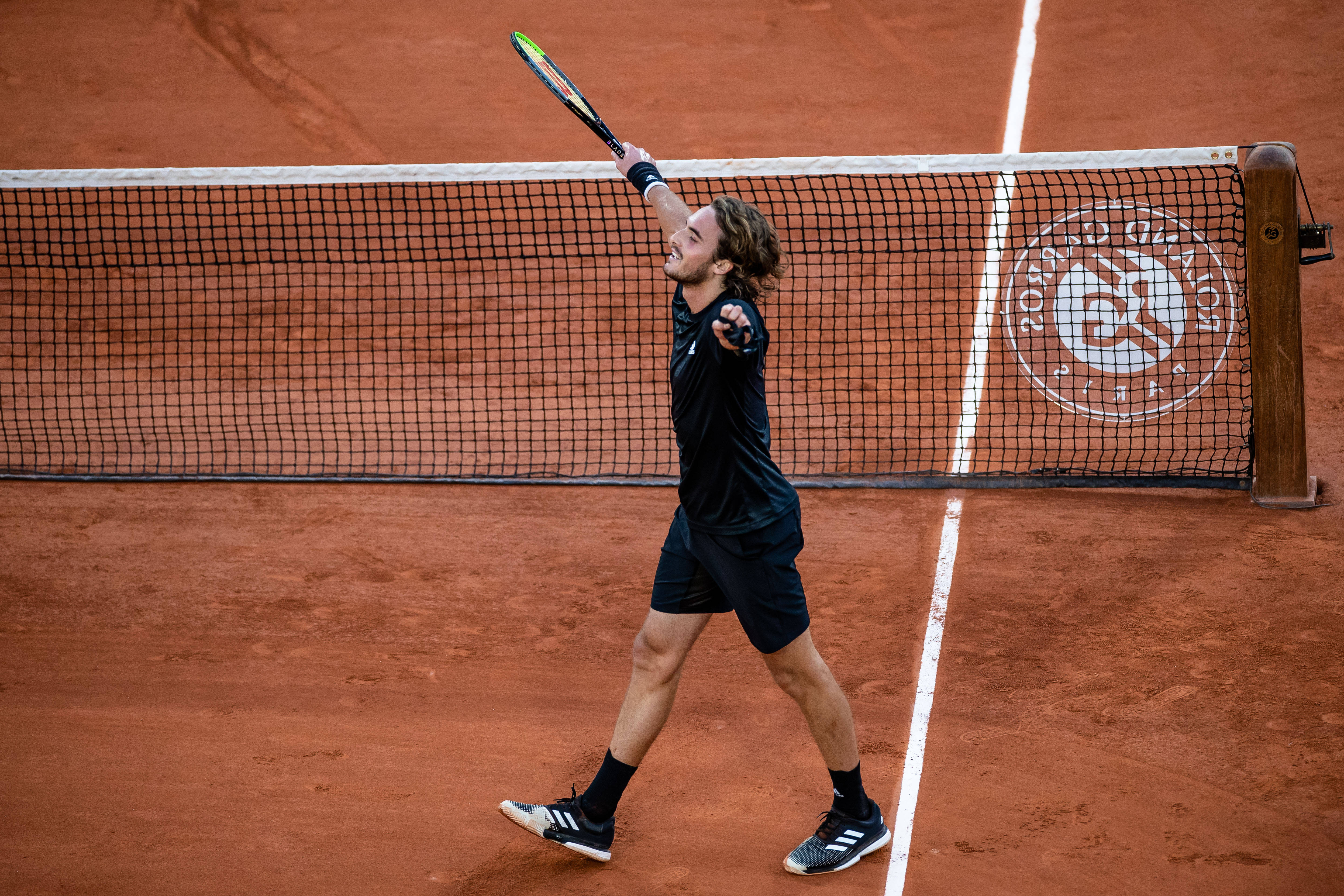 澳网险胜法网，西西帕斯点燃赛场