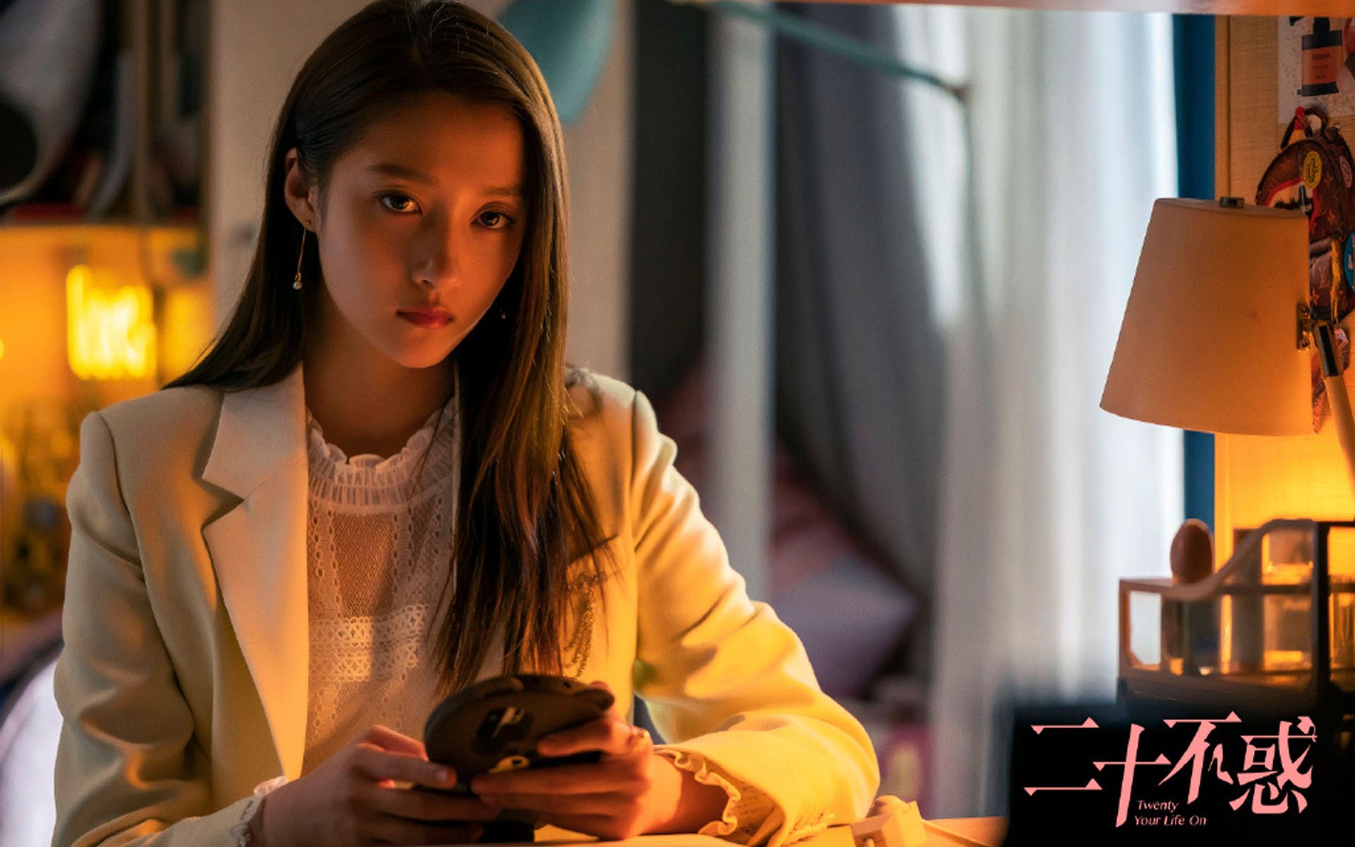 爱游戏大厅-铁血之红与郁金香革命，自我救赎与爆冷背后的足球隐喻